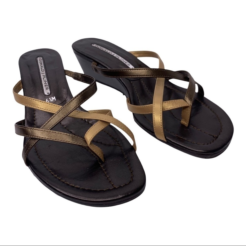 DONALD J. PLINER Metallic Strappy Low Wedge Sandals Bronze Gold 6.5 NWOT